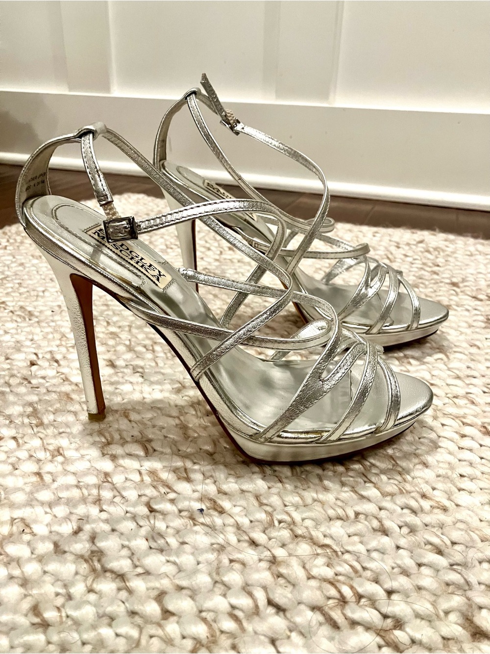 NWOT Badgley Mischka Silver Metallic Strappy Stiletto Heels ( Sz 7.5M)